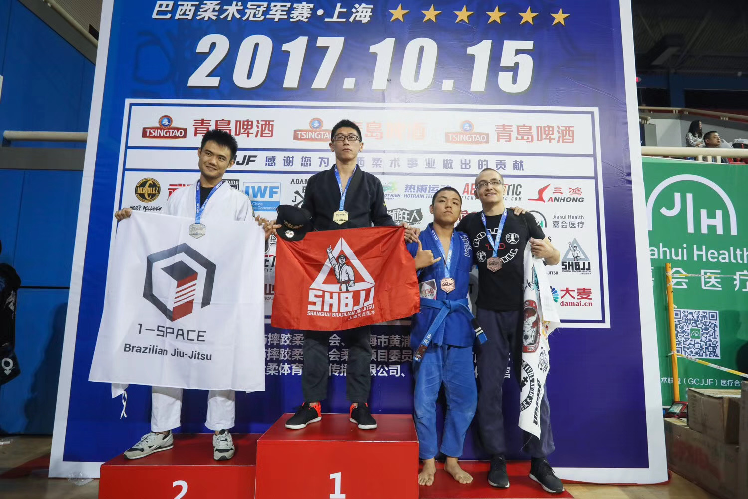 学成归来鞍山小伙推广巴西柔术