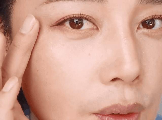 怎么画无瑕底妆专业化妆师,怎么画明星化妆师的底妆