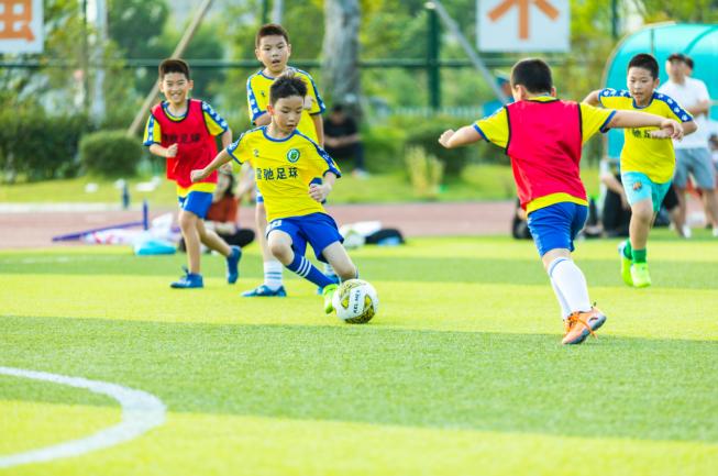 福鼎青少年足球比赛,小小的球场大大的梦想
