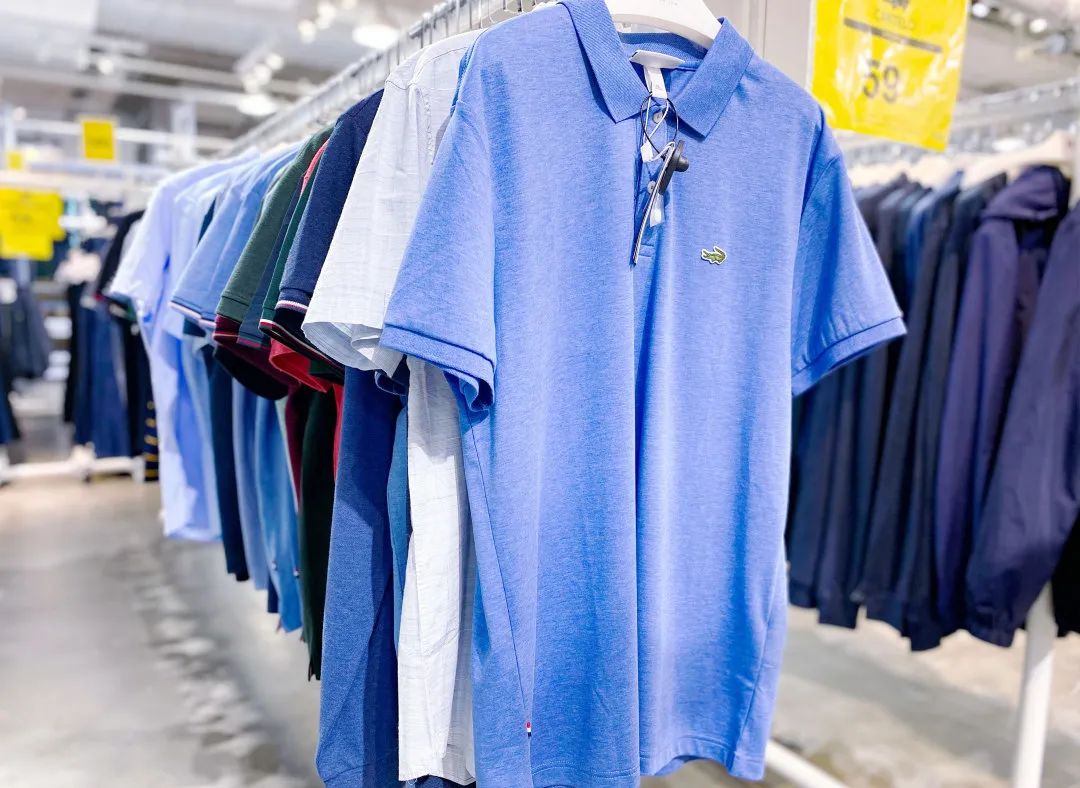 上海荟品仓阿迪达斯男款跑鞋,荟品仓城市奥莱青浦店nike