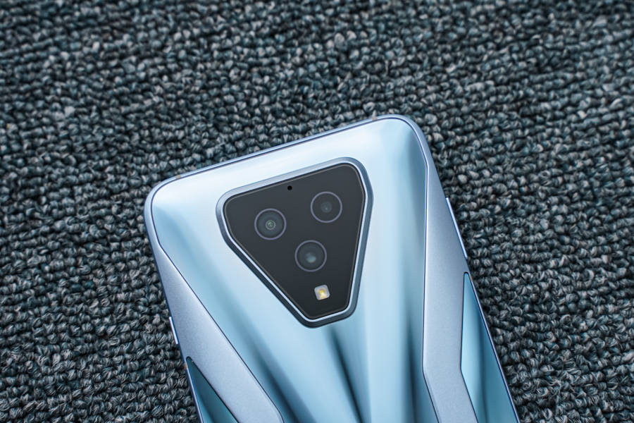 腾讯黑鲨游戏手机3S开箱：风格仍然鲜明，娱乐体验继续提升