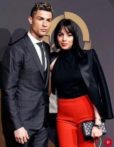 c罗疑似求婚成功,c罗求婚成功全过程