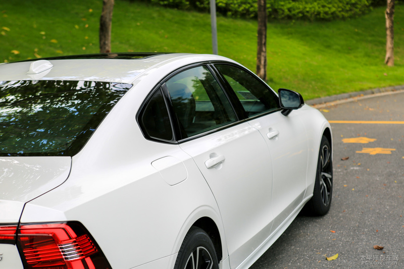 2020款全新沃尔沃s90试驾视频,顺应时代的改变