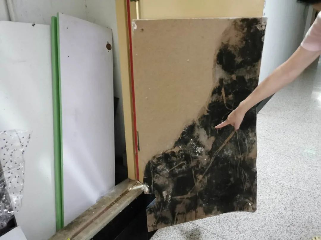 北京朝阳区双龙南里一住宅楼百户漏雨无人修，物业：住户多维修需等待