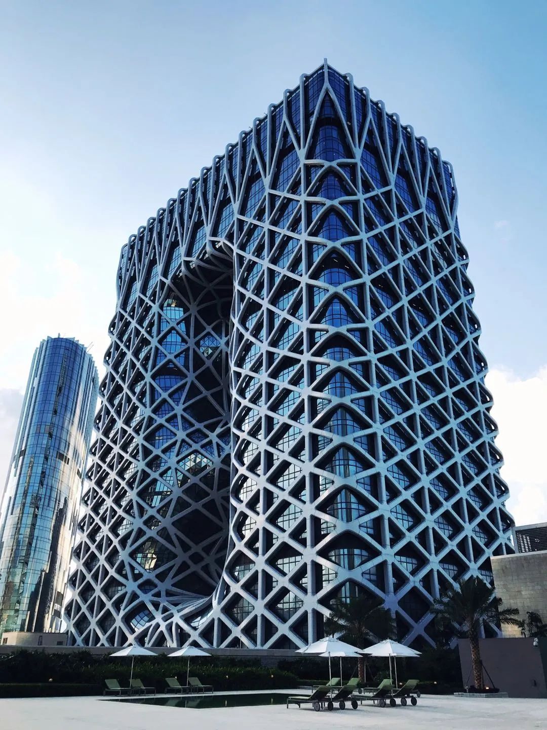 为了建澳门的酒店，米开朗基罗投了多少钱？