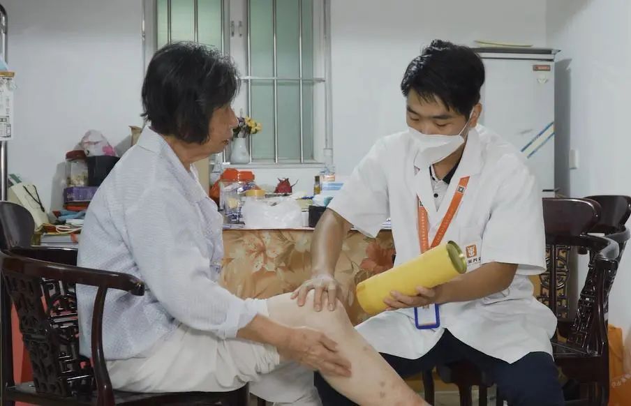 广州老人申请居家养老,海珠区社区老人服务