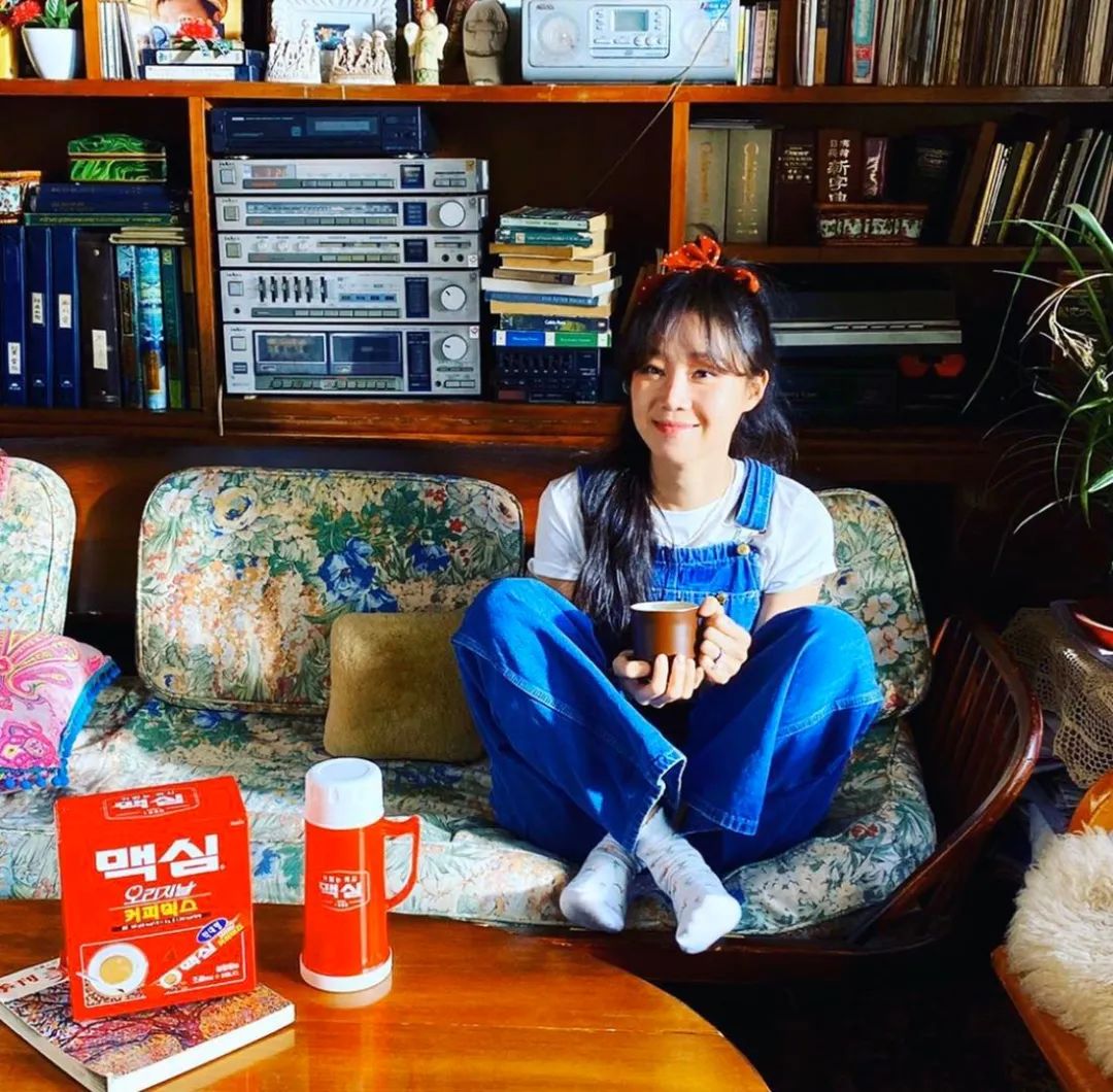 孔孝真二十岁,孔孝真私服穿搭简约时尚又高级