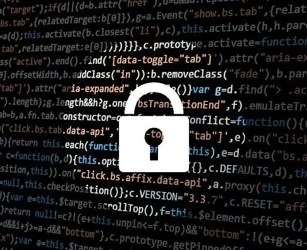 “测你的出轨几率是多少”“多久后你会大富大贵”…输入名字就能测“前世今生”?背后真相太吓人了