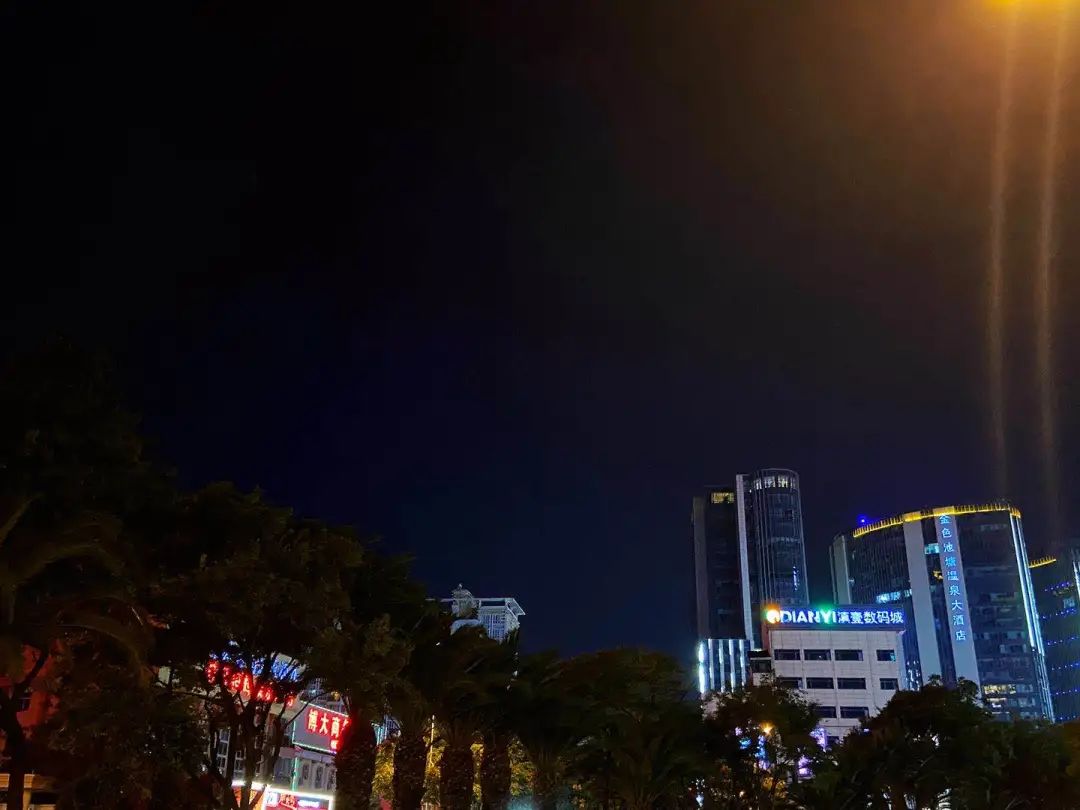 昆明西山南亚风情第壹城,昆明之夜不夜城