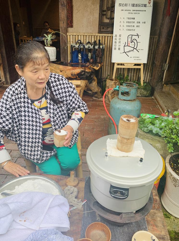 摘辣椒、推新豆花、打新糍粑、尝新米饭……巴南区石滩镇这些"打新尝鲜"的农家事,国庆期间值得去体验