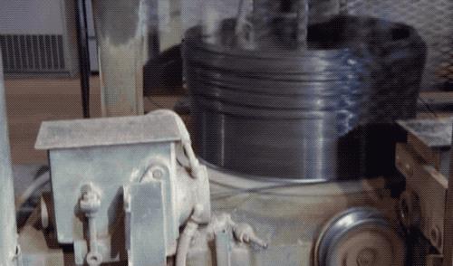 用小小的钉子做武器,钉子是怎么做出来