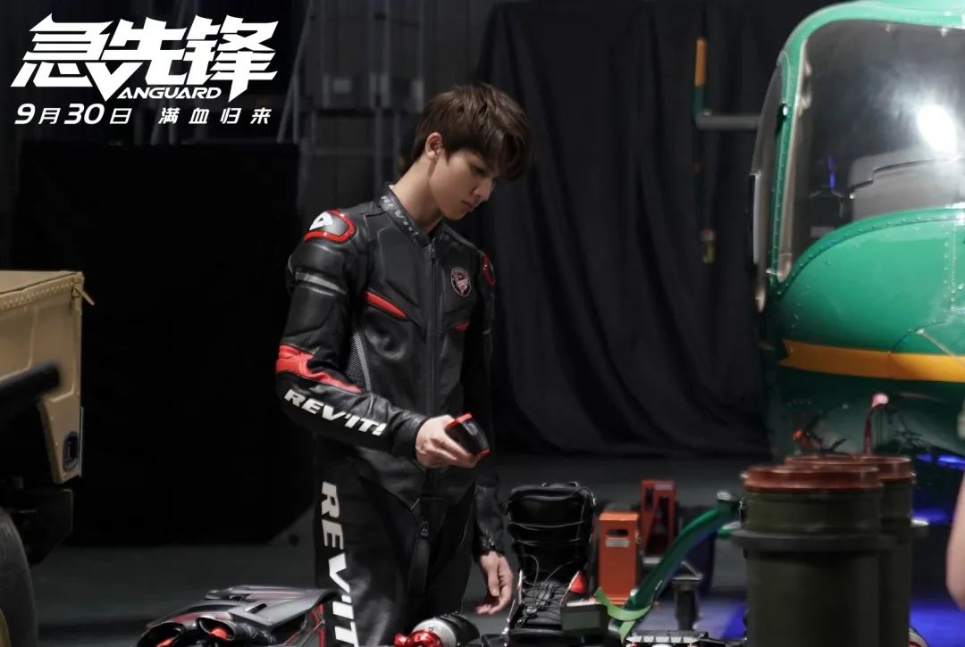 成龙急先锋掉水里花絮,急先锋成龙撞迪拜王子镜头花絮