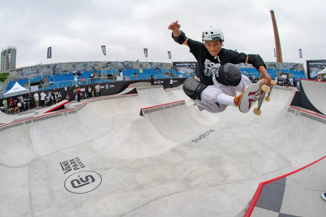 命硬可以不弯腰，但玩碗池得会正确「下跪」