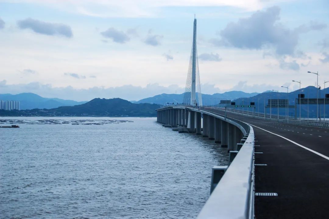 深圳是一个什么样的城市形容词,深圳一座来了就不想走的城市
