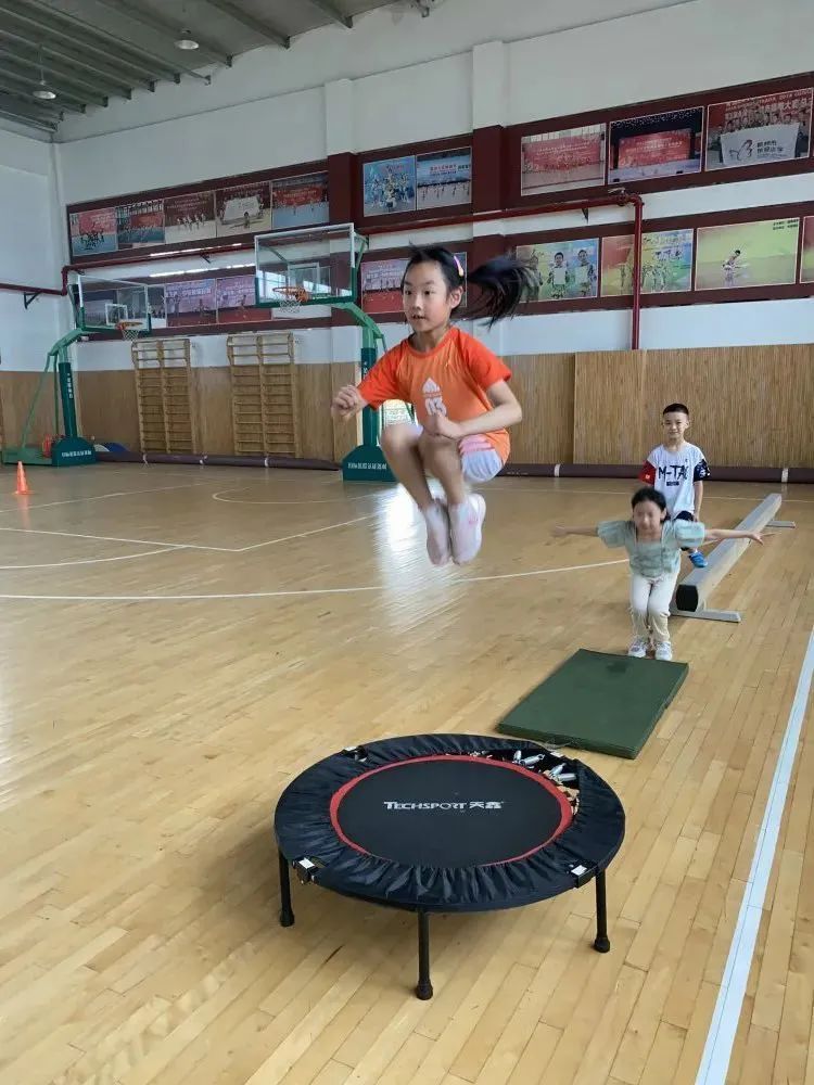 江苏每天一节体育课,深圳学校每天一节体育课