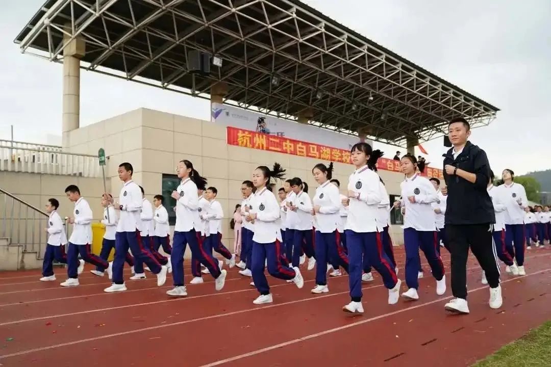 江苏每天一节体育课,深圳学校每天一节体育课