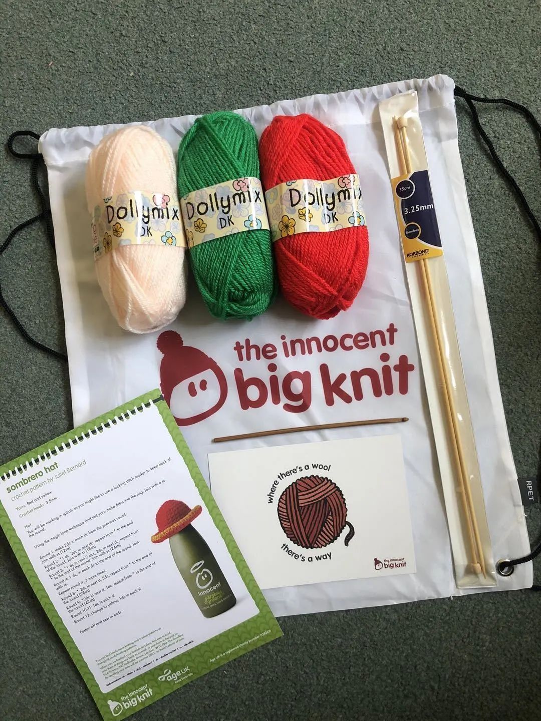 每年冬天，这群人为什么要给果汁瓶戴上毛线小帽？