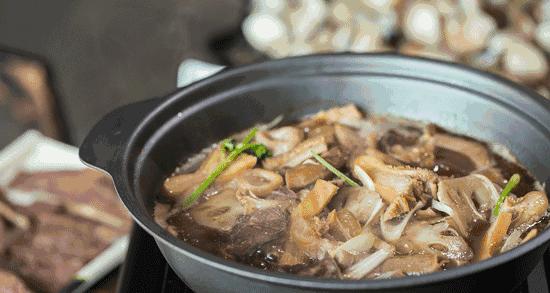 厨房老司机的秘诀！热的均匀、煮肉易烂、炖菜入味的高颜值砂锅，一锅带你重温儿时美味