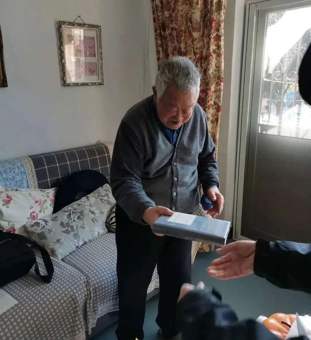 当编辑是什么感觉,当图书管理员的感受一年级