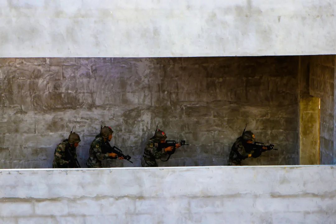 閲嶈繑涓夌晫,閫佸埆涓夌晫