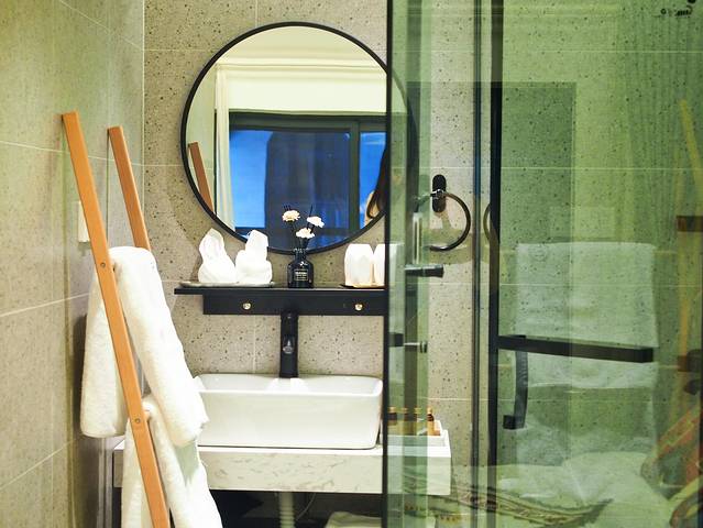 烟雨入江南山水如墨染下一句,烟雨入江南山水如墨染出自哪首歌