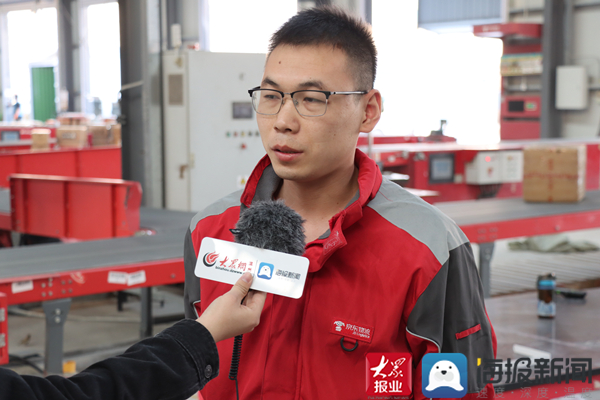 双十一快递临时分拣员,备战双十一快递分拣视频