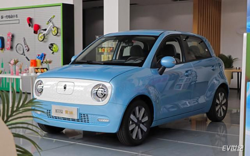 小蚂蚁跟欧拉黑猫哪个安全,小蚂蚁欧拉黑猫长安奔奔哪个好