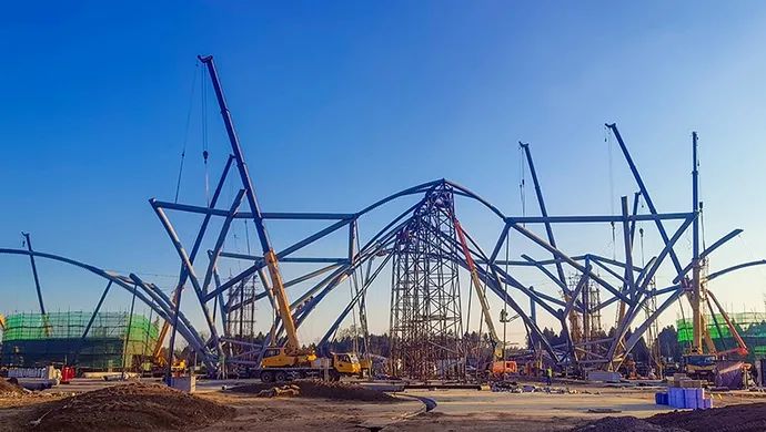 【提示】两棵“大树”迎宾！花博园主入口大门钢结构吊装完成