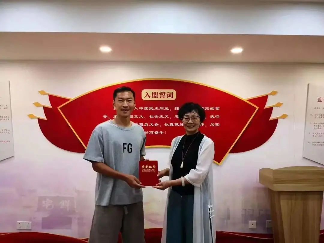 新科中超冠*队军**长是民盟盟员！足球领域*党**派成员盘点来了