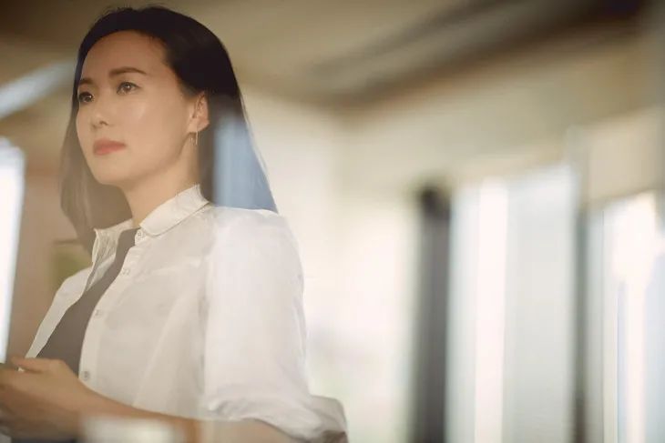 不要修掉我的皱纹完整版,咏梅别把我的皱纹修平了怎么评价