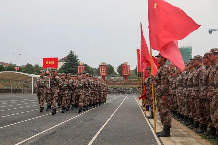 寒风中的他们完整版,寒风中他们一直在坚守