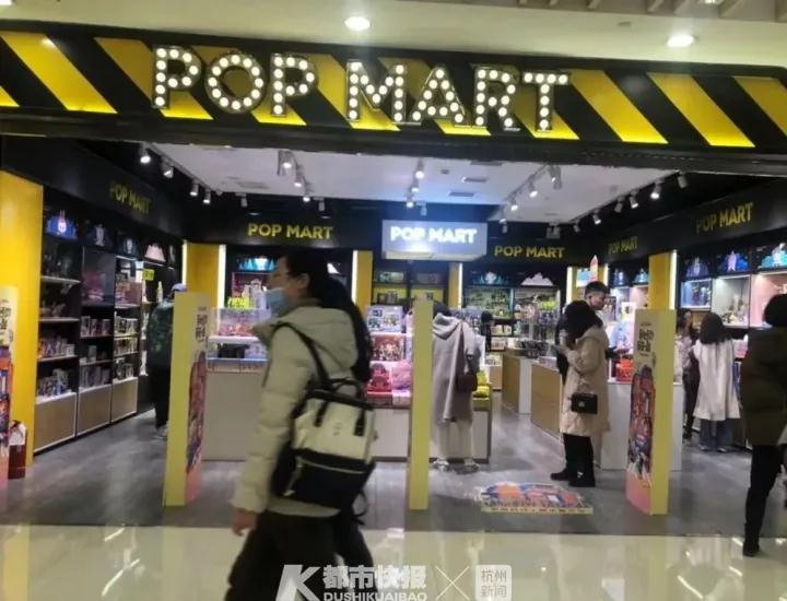 标价59元成本17元,半年卖出8个亿!年轻人买上瘾的这种娃娃,本周五要上市了