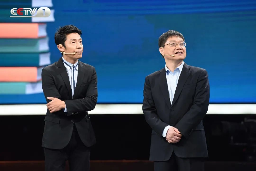 今天22:30档，CCTV-1《开讲啦》带你打卡岳麓书院，探访千年学府的前世今生