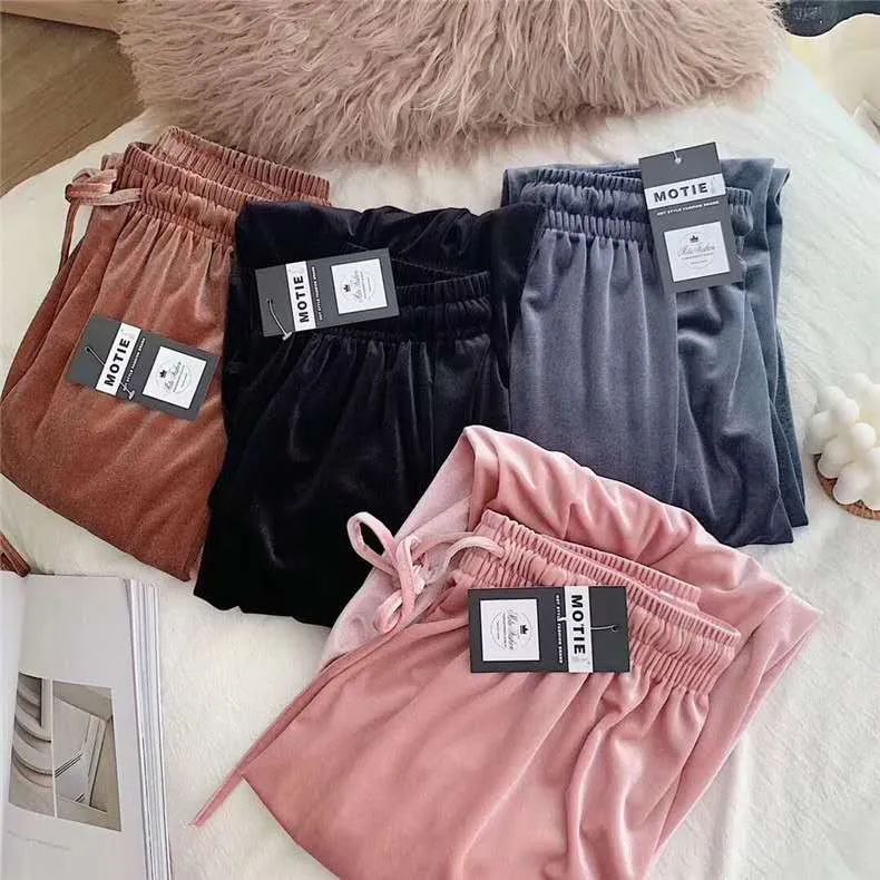 这条丝绒阔腿裤绝了，“吃肉”10斤，显高5CM！布料亮滑细腻