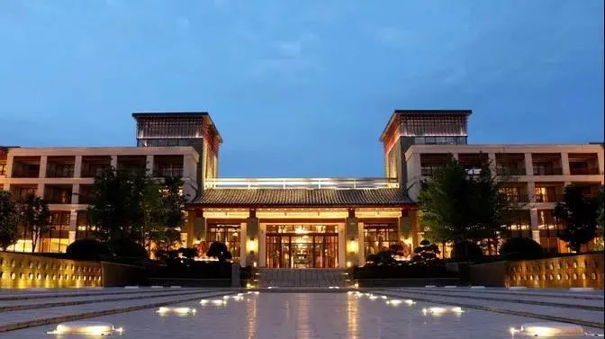 走出《大秦赋》！明天跟着9号线去西安临潼度假区邂逅炫“彩”之旅