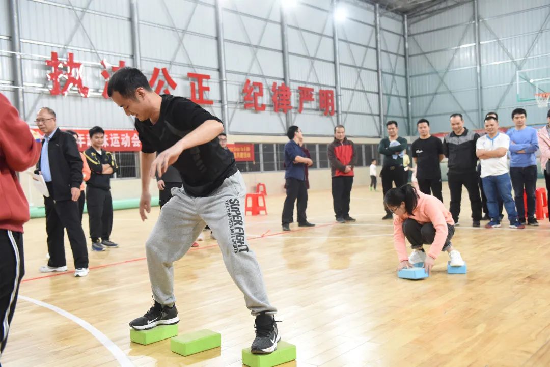 灵山县检察院开展趣味工会活动