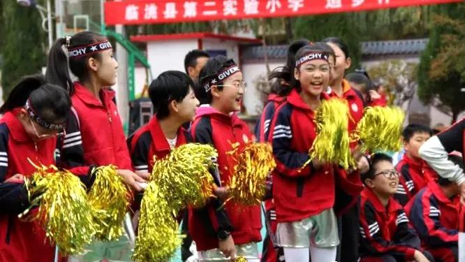 临洮县实验三小校园足球比赛,实验二小踢足球比赛直播