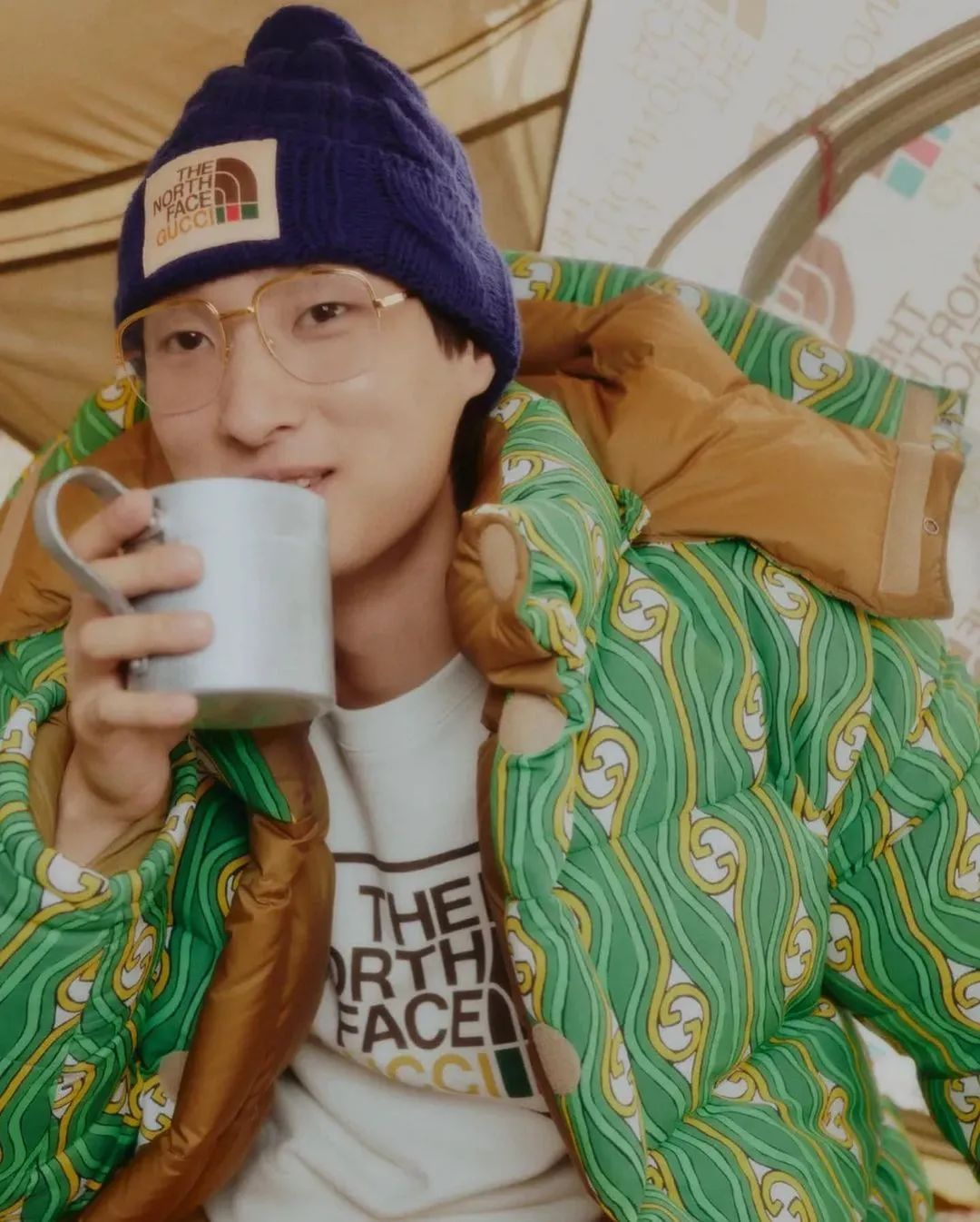 为什么满大街都是穿北面羽绒服的,北面羽绒服700和900的区别