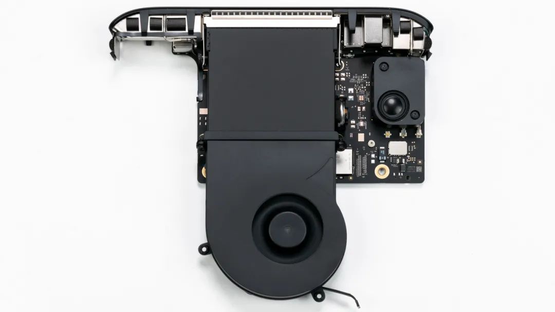 聊一款机身比较轻的游戏本,体积比较小的台式机