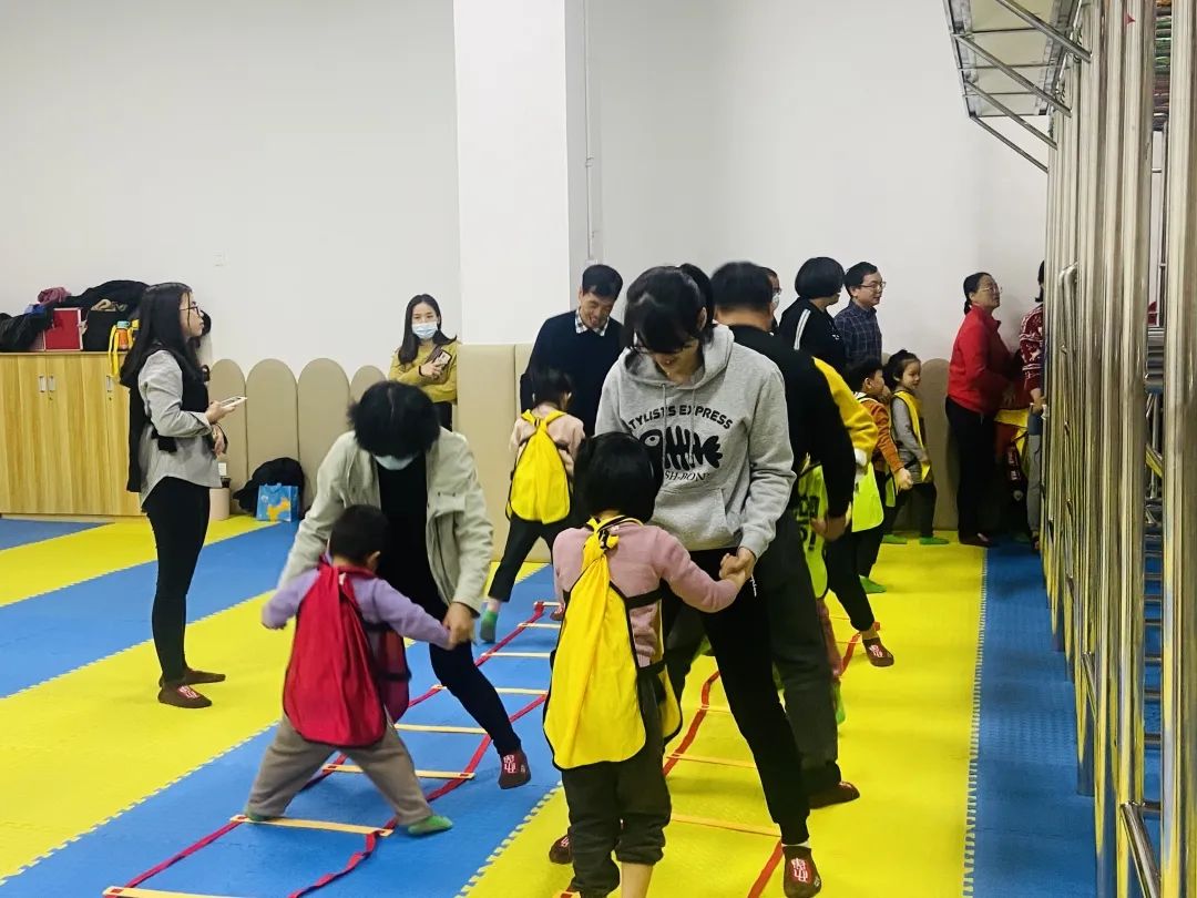 萌娃夏令营多彩活动来袭,萌娃亲子活动