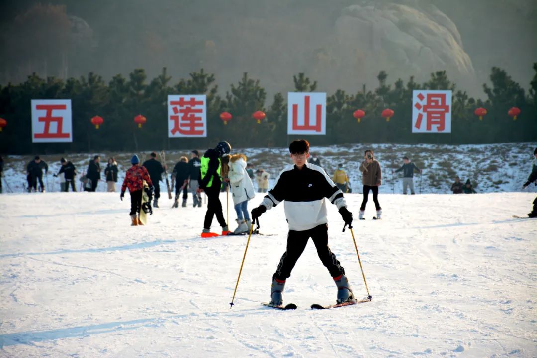 热雪燃冬相约五莲山滑雪场,来延庆玉渡山体验冰雪的乐趣