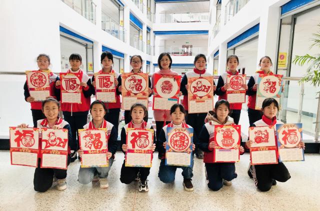 烟台港城中学：社团汇报精彩纷呈，校园生活绚丽多姿