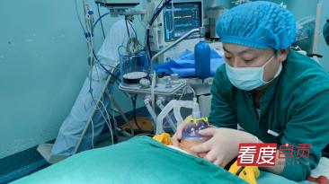 五岁女宝宝有白色的异物还有异味,10岁女童身上有异物