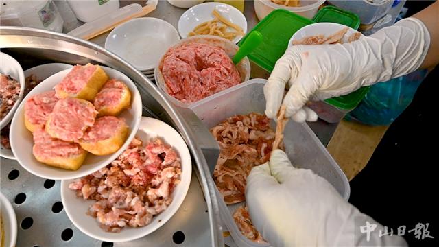 人情味丨小乌的蒸菜店