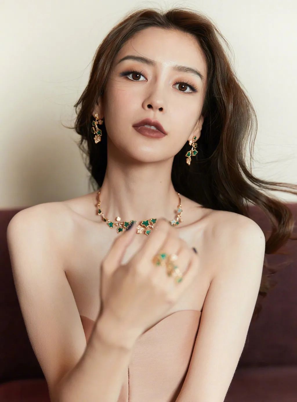 邓紫棋以前穿皮裤的造型,邓紫棋穿粉皮裤的照片