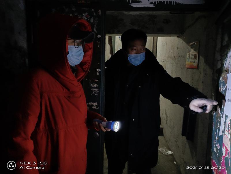 社区临时党支部负重前行 (临时党支部守护平安)