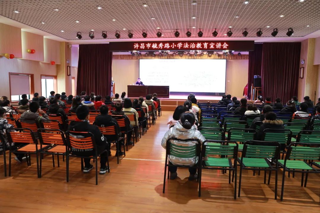 海德民副检察长到许昌市毓秀路小学讲授法治课