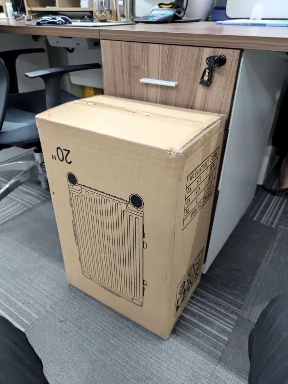 来晒一下公司发的年货,晒晒公司发的年货