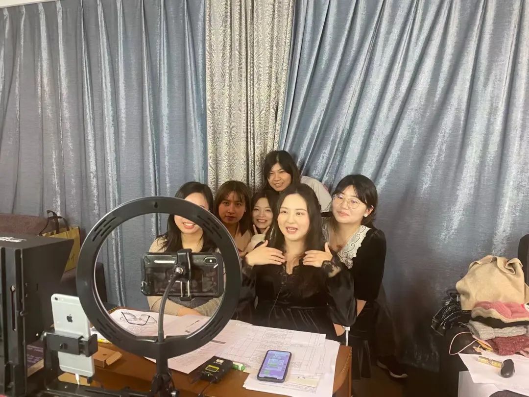 提振消费,助力企业消化库存!每日商报开出公益电商平台“每满生活”!记者“上线”带货有模有样,今起正式改版亮相