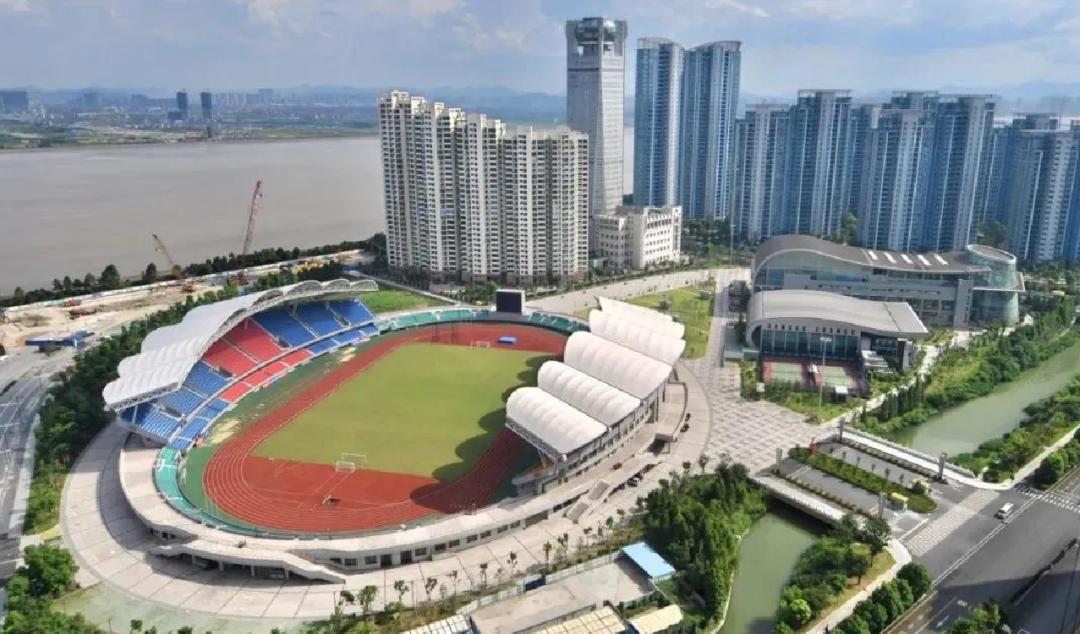 7万足球场地,社会足球场地在哪里